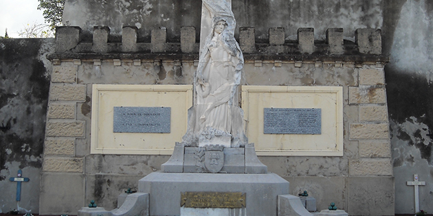 Le monument du Souvenir Français