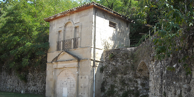 La chapelle du "Repos de Marie" du XVIè siècle ? Un dépôt des morts construit en 1811 !