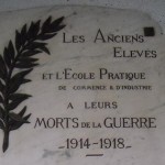 Erreurs d’inscription sur la plaque commémorative du lycée du Dauphiné à Romans-sur-Isère