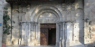 Dégradations à la collégiale Saint-Barnard