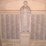 Erreurs d’inscription sur la plaque commémorative de l’hôtel de ville de Romans-sur-Isère