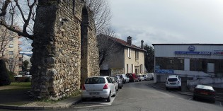 La rue des Remparts Saint-Nicolas